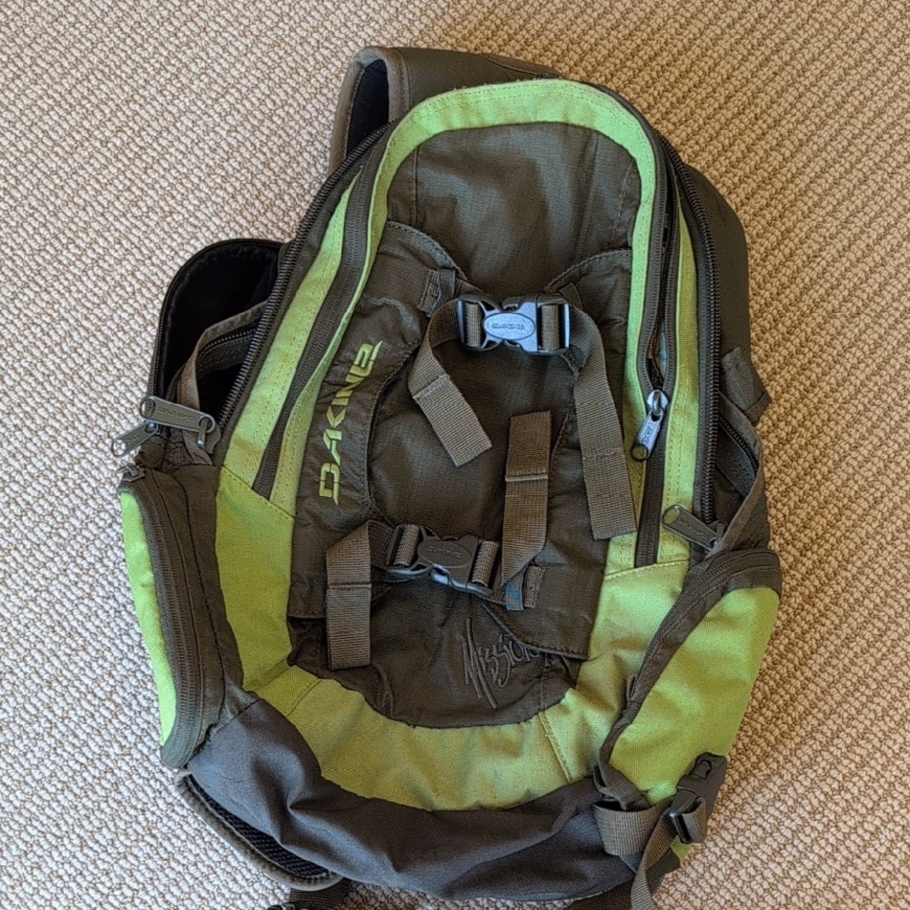 Dakine Backpack--Perfect For Travel